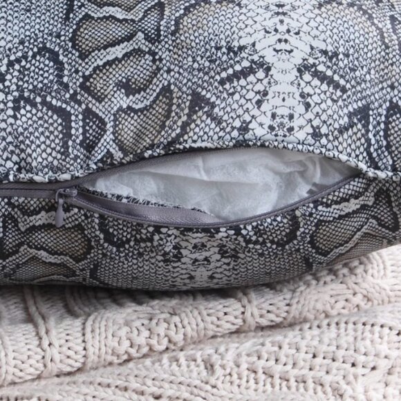 Set of 4 Grey Throw Pillow Covers 18x18 Gray Ombre Geometric Decorative - Picture 3 of 6